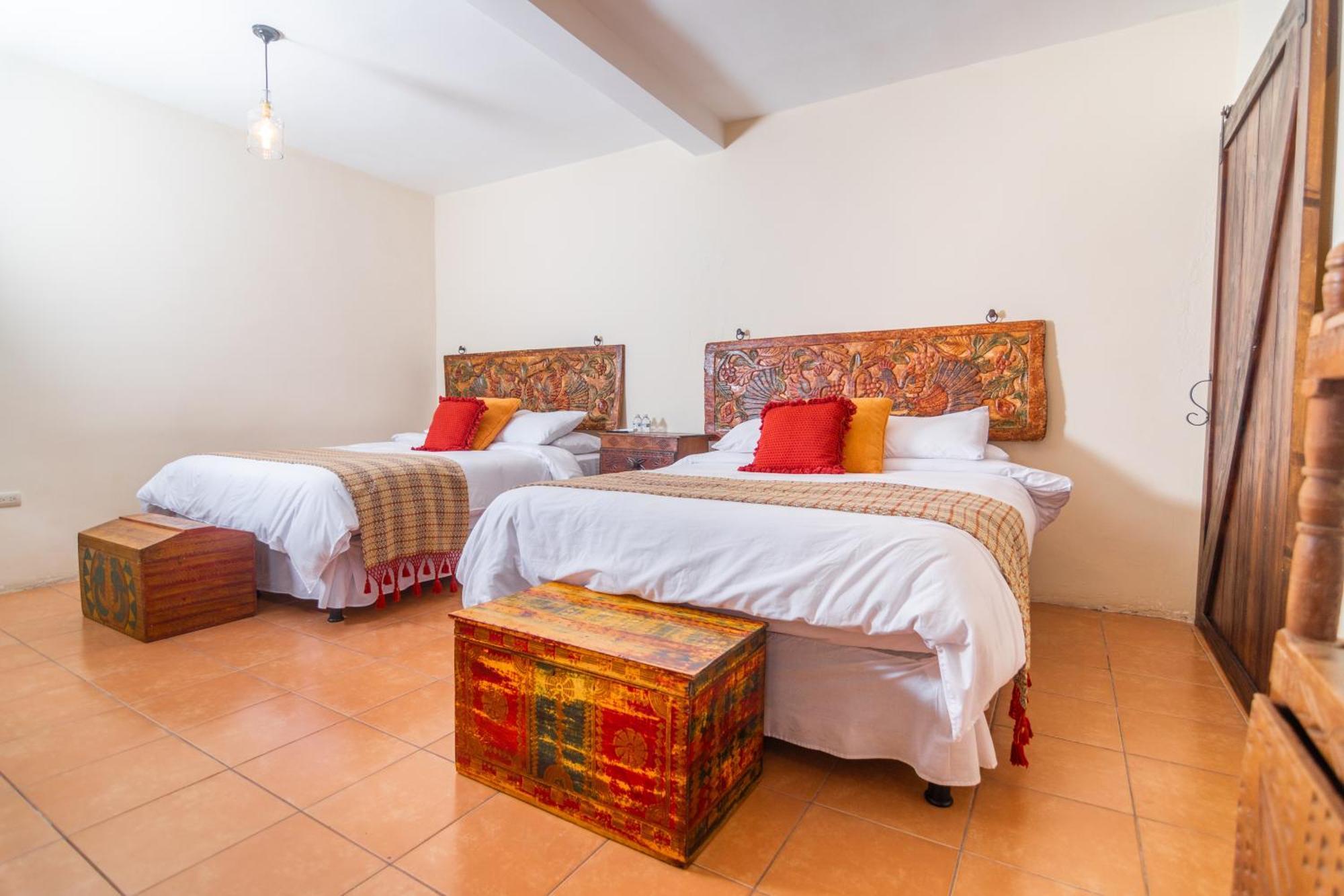 Bed and Breakfast Santa Margarita à Antigua Extérieur photo
